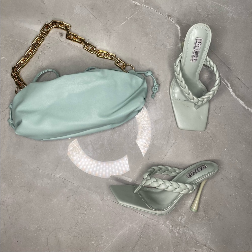 Cape Robbin mint color sage heels brand new